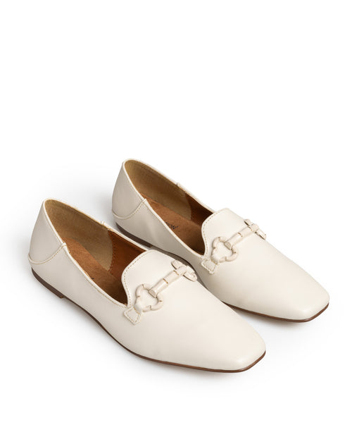 Mocasín Flat Latte Picudo Con Herraje 755